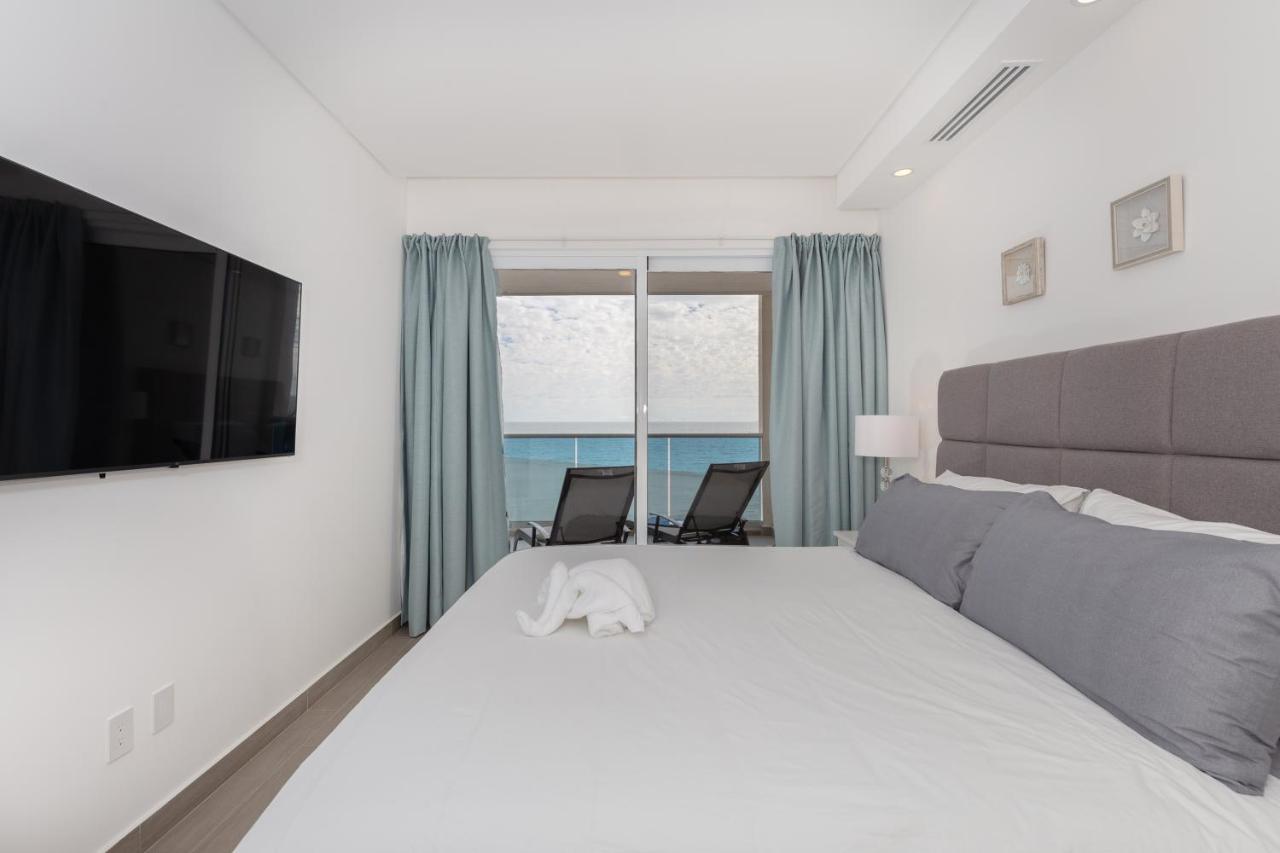 Brand New Contemporary 2 Bd Oceanfront Condo At Encantame Towers Verano E302 Playa Encanto Kültér fotó