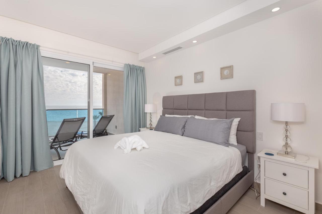 Brand New Contemporary 2 Bd Oceanfront Condo At Encantame Towers Verano E302 Playa Encanto Kültér fotó